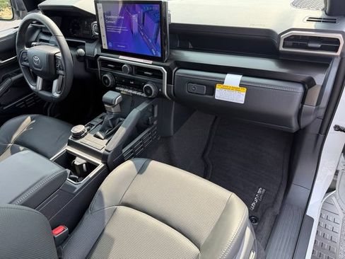 Used 2026 Toyota 4Runner Limited AWD/4WD image 19
