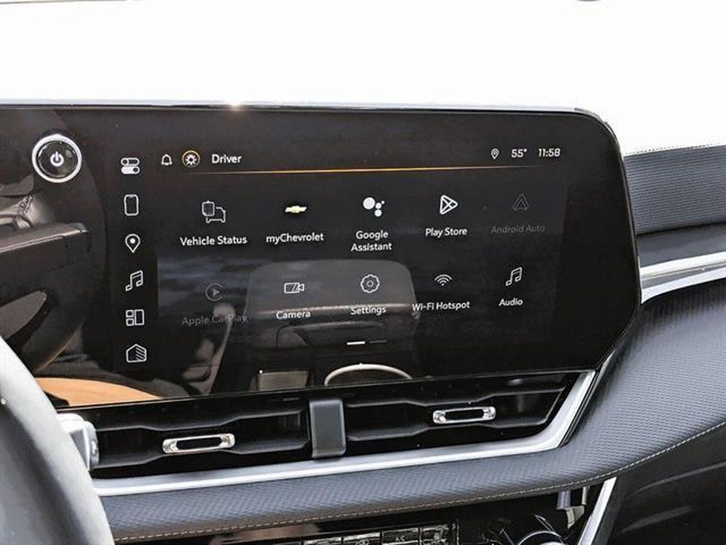 Used 2026 Chevrolet Equinox LT w/ Safety and Technology Package AWD/4WD image 3