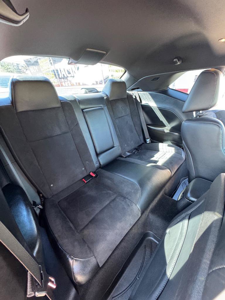 Used 2015 Dodge Challenger R/T Scat Pack w/ Leather Interior Group RWD image 23