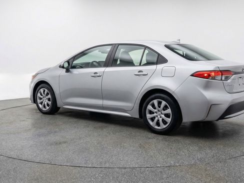 Used 2025 Toyota Corolla LE FWD image 6
