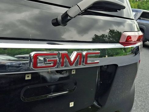 Used 2023 GMC Acadia SLT w/ Technology Package AWD/4WD image 35