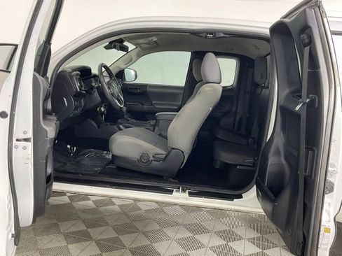 Used 2022 Toyota Tacoma SR RWD image 14