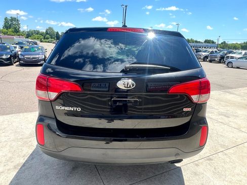 Used 2014 Kia Sorento LX image 6