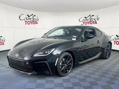 Used 2024 Toyota GR86 Premium RWD image 2