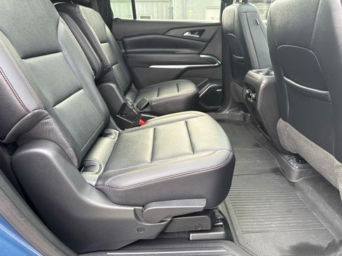 Used 2025 Chevrolet Traverse Z71 w/ Enhanced Driving Package AWD/4WD image 14