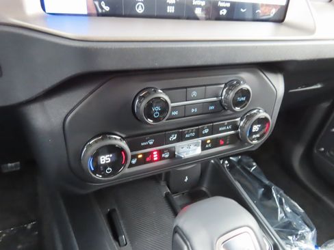 New 2025 Ford Bronco Outer Banks image 14