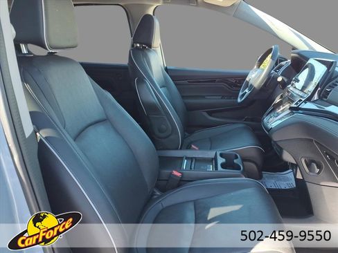 Used 2023 Honda Odyssey Elite image 11