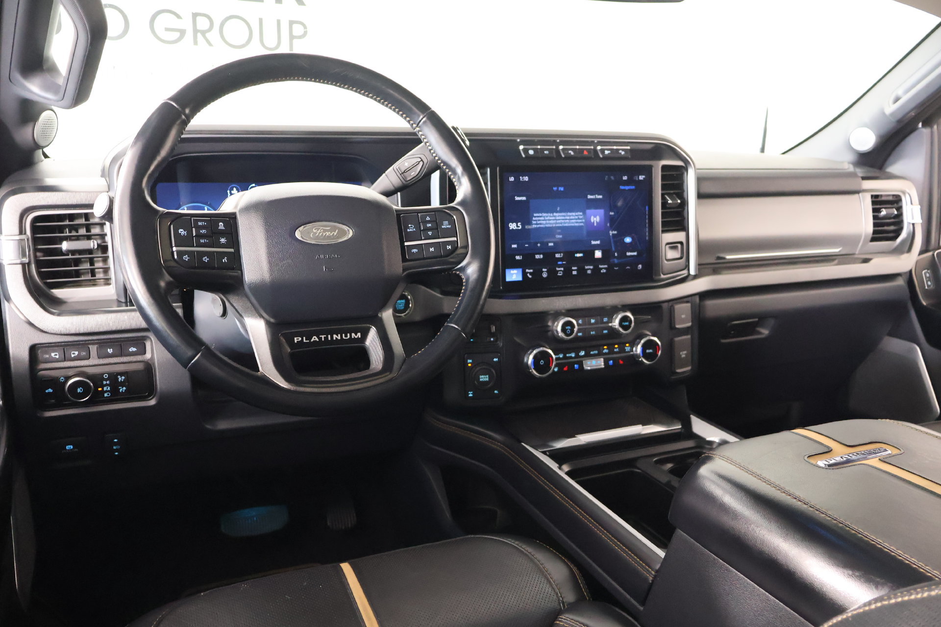 Used 2024 Ford F250 Platinum AWD/4WD image 2