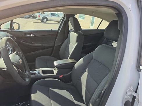 Used 2018 Chevrolet Cruze LT image 12
