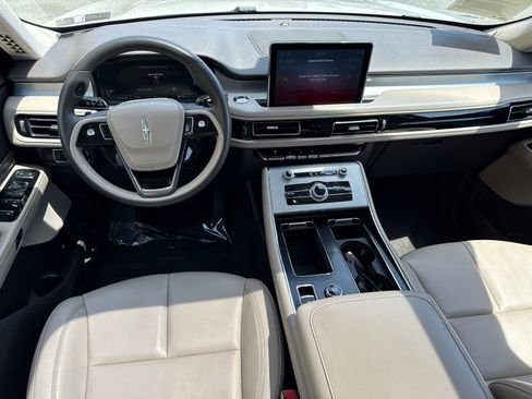 Used 2022 Lincoln Aviator AWD w/ Premium Package image 23