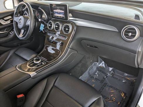 Used 2019 Mercedes-Benz GLC 350e 4MATIC image 21