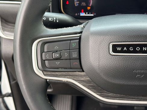 Used 2022 Jeep Wagoneer Series II RWD image 32
