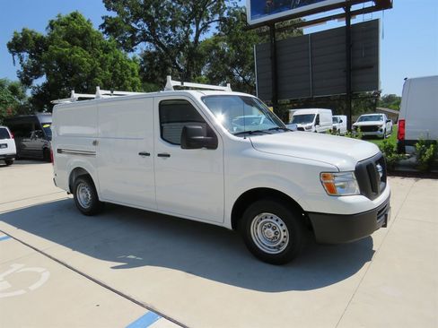 Used 2020 Nissan NV 2500 S image 21