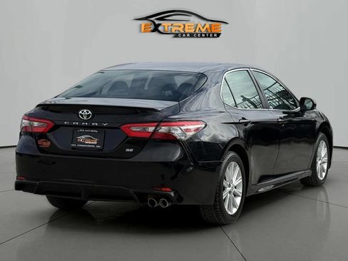 Used 2018 Toyota Camry SE image 6