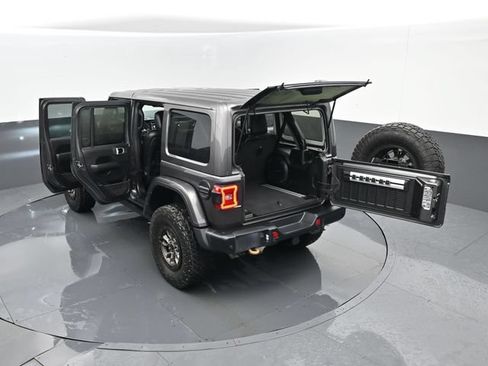 Used 2021 Jeep Wrangler Unlimited Rubicon w/ Dual Top Group AWD/4WD image 29