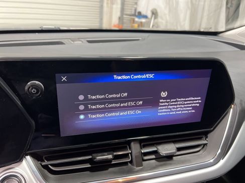 Used 2025 Chevrolet Trax LT w/ LT Convenience Package image 35