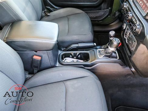 Used 2022 Jeep Wrangler Unlimited Sahara image 19