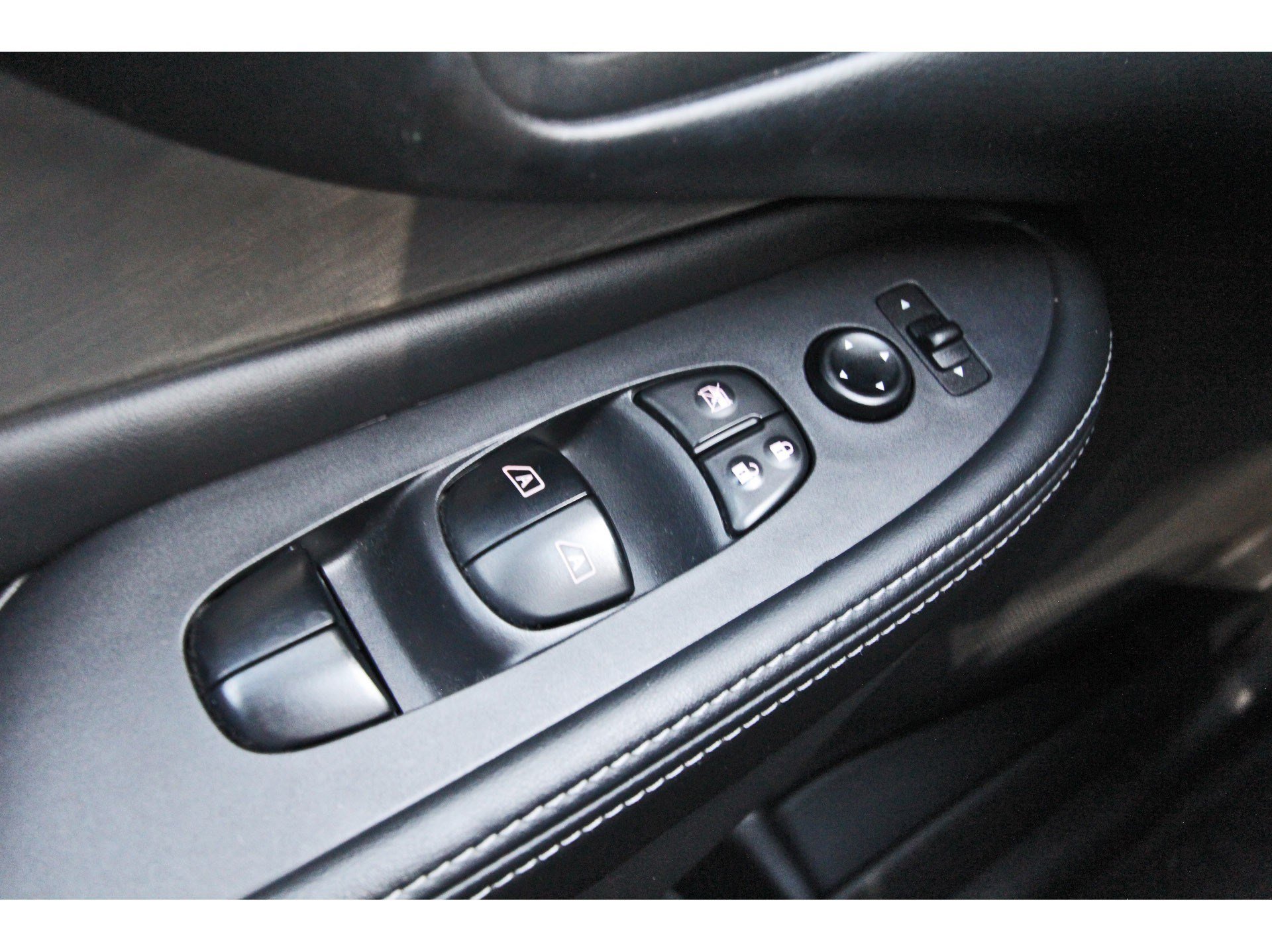 Used 2018 Nissan Murano SV FWD image 23