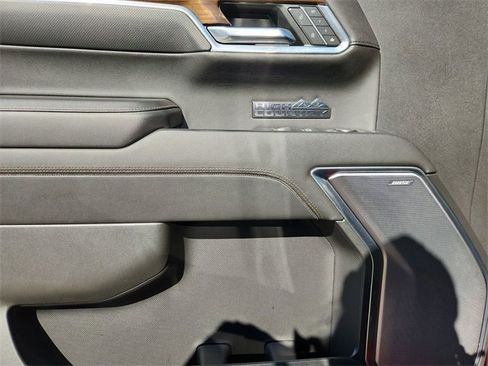 Used 2022 Chevrolet Silverado 1500 High Country w/ High Country Premium Package image 22