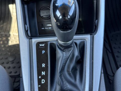 Used 2015 Hyundai Elantra SE image 15