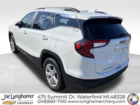 Certified 2024 GMC Terrain SLE w/ Driver Convenience Package FWD image 6