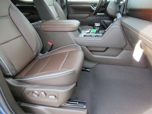 New 2026 GMC Sierra 1500 Denali w/ Denali Reserve Package image 10