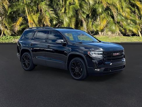 Used 2023 GMC Acadia SLE w/ Driver Convenience Package FWD image 2