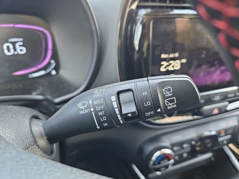 Used 2025 Kia Soul GT-Line w/ GT-Line Technology Package FWD image 25