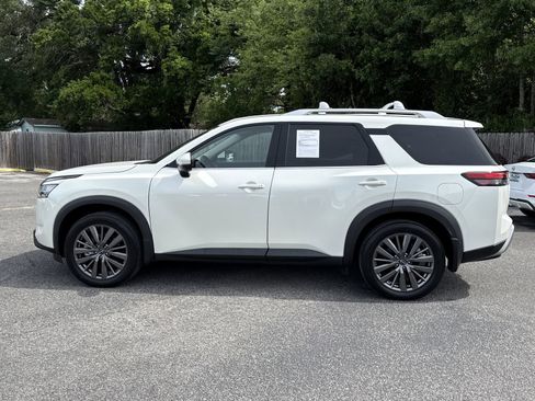 Used 2023 Nissan Pathfinder SL w/ SL Premium Package AWD/4WD image 2