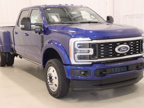 New 2026 Ford F450 Platinum w/ FX4 Off-Road Package AWD/4WD image 3