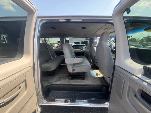 Used 2012 Ford E-350 and Econoline 350 XLT RWD image 29