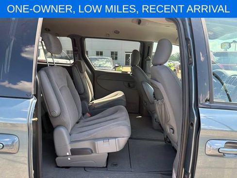 Used 2005 Chrysler Town & Country LX w/ Popular Equipment Group II FWD image 13