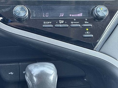 Used 2024 Toyota Camry SE FWD image 16