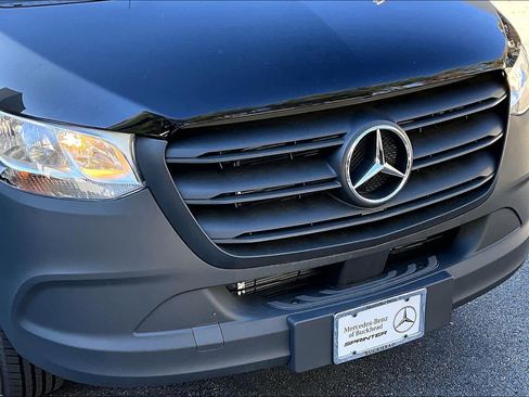 Used 2025 Mercedes-Benz Sprinter 2500 image 27