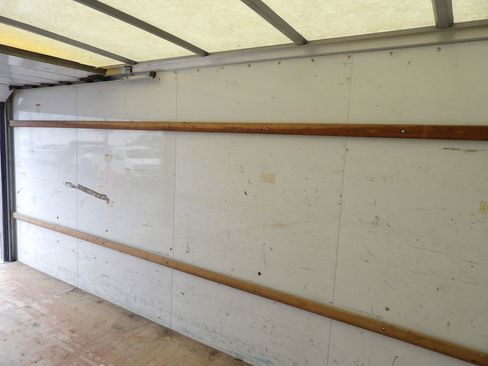 Used 2019 GMC Savana 3500 Extended w/ Driver Convenience Package image 39