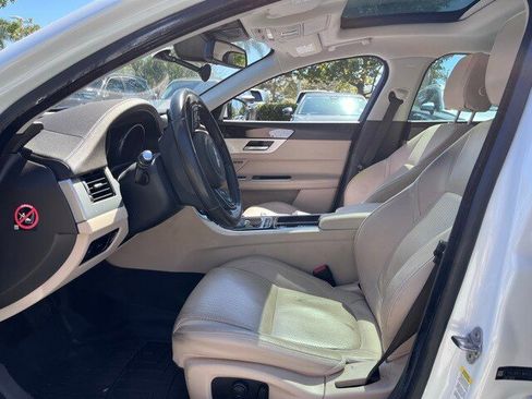 Used 2016 Jaguar XF Prestige image 6