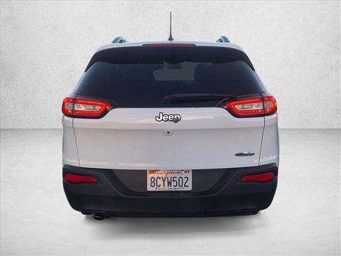 Used 2018 Jeep Cherokee Latitude image 6