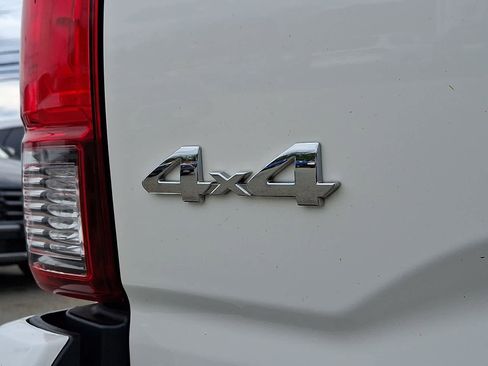 Certified 2021 Toyota Tacoma SR AWD/4WD image 32
