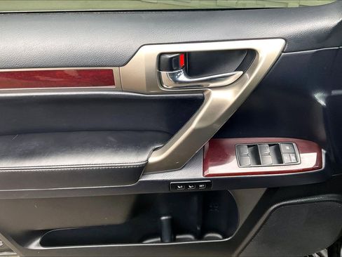 Used 2017 Lexus GX 460 Luxury image 15
