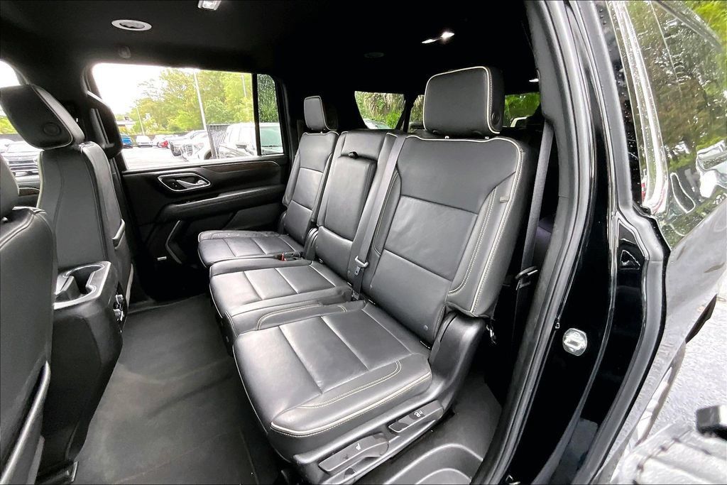 Used 2024 Chevrolet Suburban Premier AWD/4WD image 20