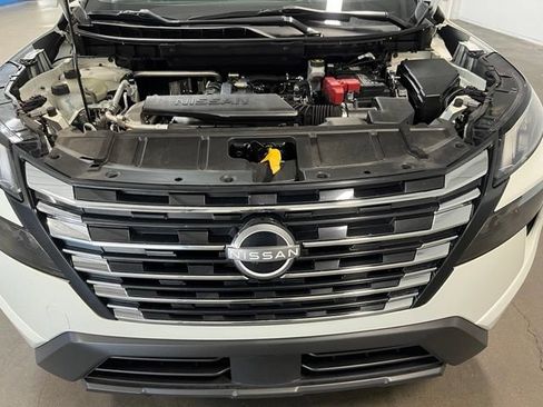 Used 2024 Nissan Rogue S FWD image 9