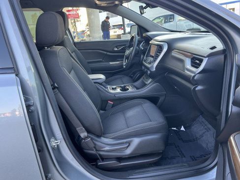 Used 2023 GMC Acadia SLE w/ Driver Convenience Package image 28