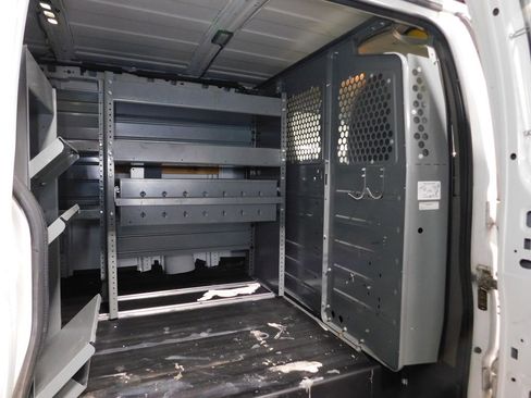 Used 2015 Chevrolet Express 2500 image 45
