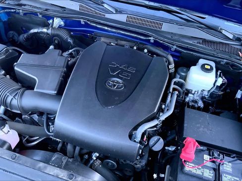 Used 2023 Toyota Tacoma TRD Off-Road image 30