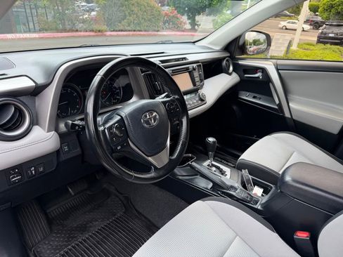 Used 2018 Toyota RAV4 XLE w/ Plus Extra Value Package AWD/4WD image 15