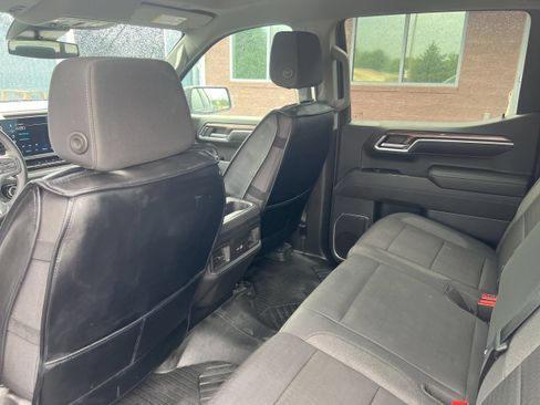 Used 2024 Chevrolet Silverado 1500 RST AWD/4WD image 16