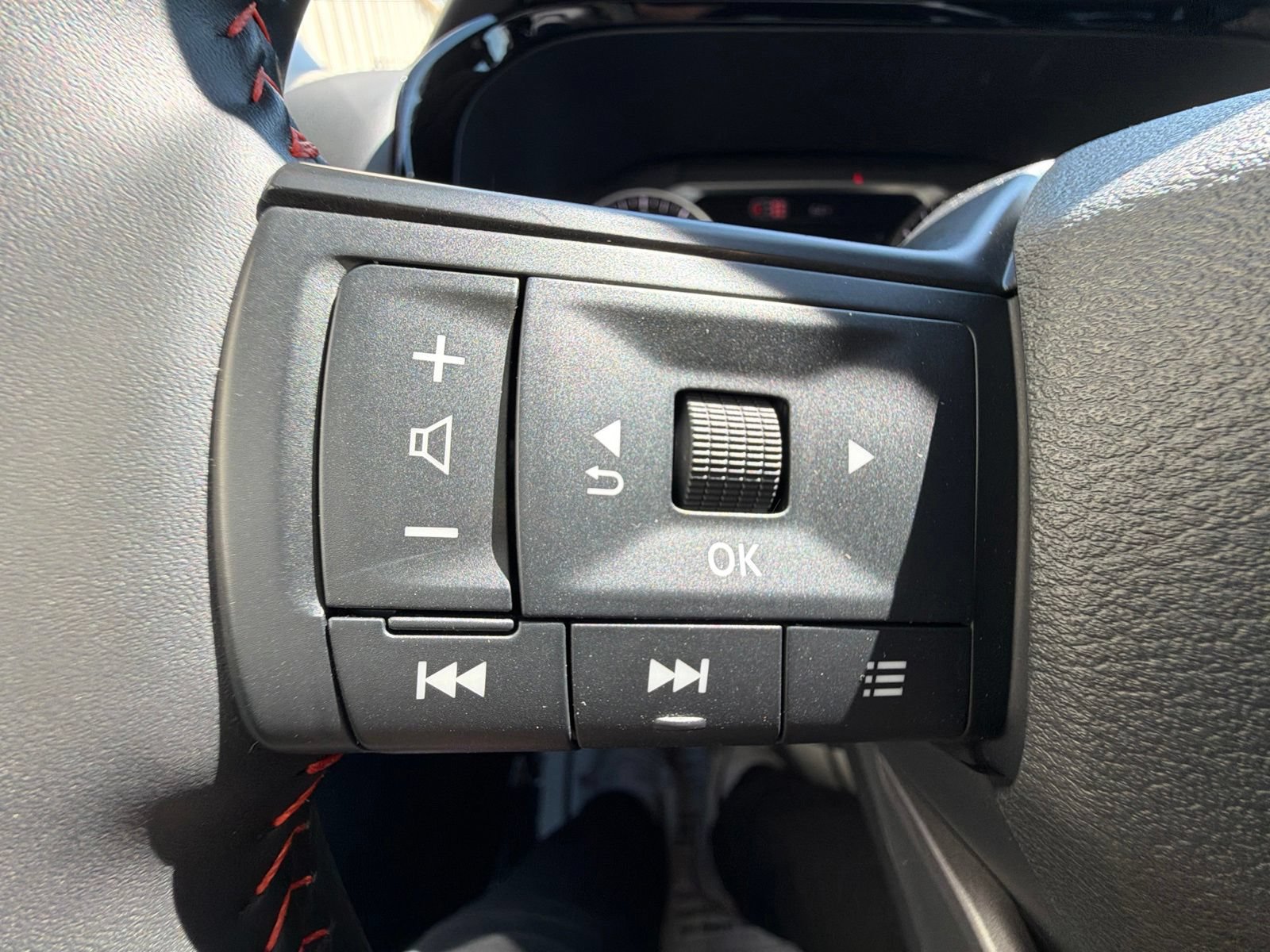 Used 2026 Nissan Pathfinder Rock Creek AWD/4WD image 17