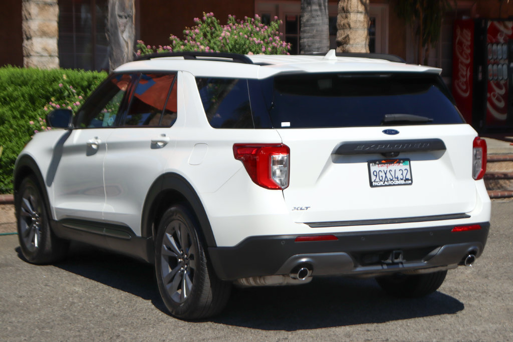 Used 2023 Ford Explorer XLT w/ Equipment Group 202A RWD image 6