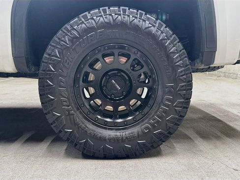 Used 2024 GMC Sierra 1500 AT4 w/ Technology Package AWD/4WD image 35