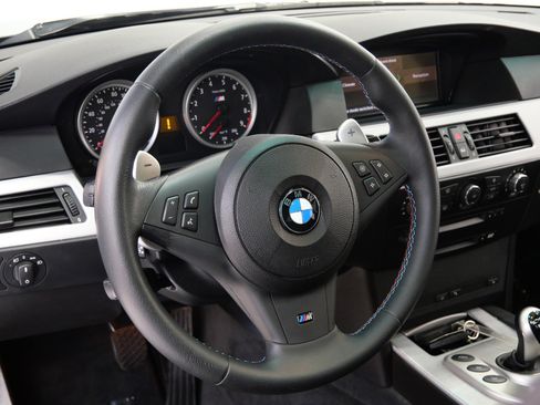 Used 2006 BMW M5 RWD image 15